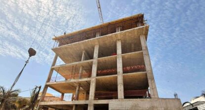 vue sur la façade du chantier makaan oasis